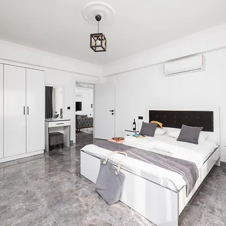 Grand Yasar 1 *